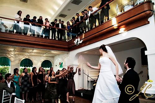 IMAGE: http://i100.photobucket.com/albums/m10/photoptika/misc/2j.jpg