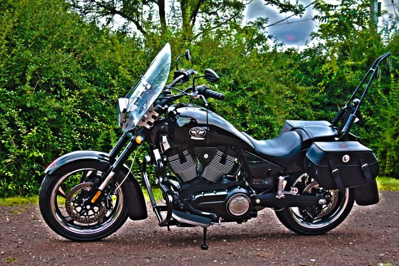 IMAGE: http://i100.photobucket.com/albums/m12/Torkk/60D/8ballhdr.jpg