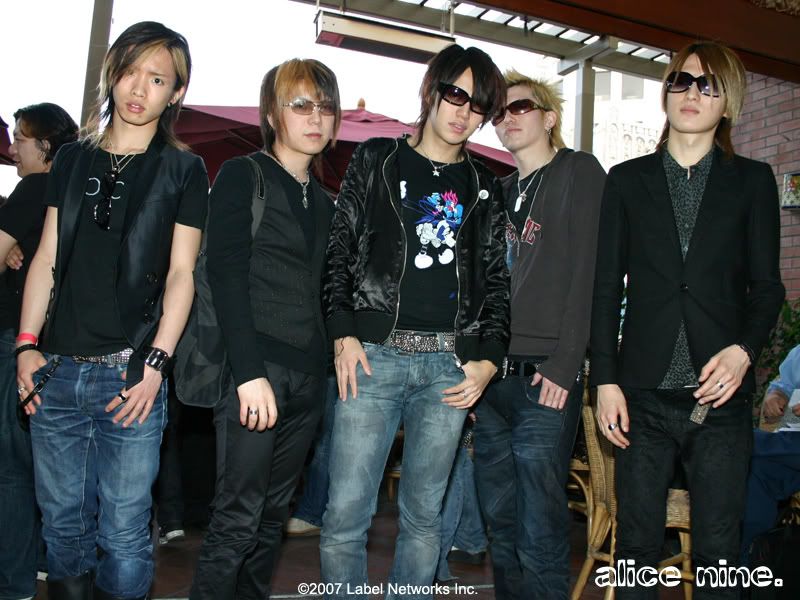 http://i100.photobucket.com/albums/m13/ultimateangel/Jrock%20Revolution/JRock07_4.jpg