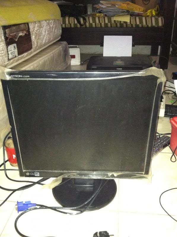 Màn hình LCD chất giá rẻ cần thanh lý - 3