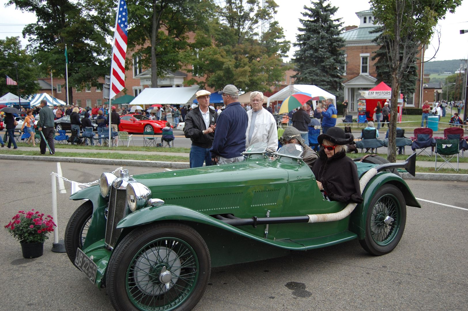 http://i100.photobucket.com/albums/m17/vlad-e30m3/watkins-glen-sept-2009/watkins-glen-Sept2009071.jpg