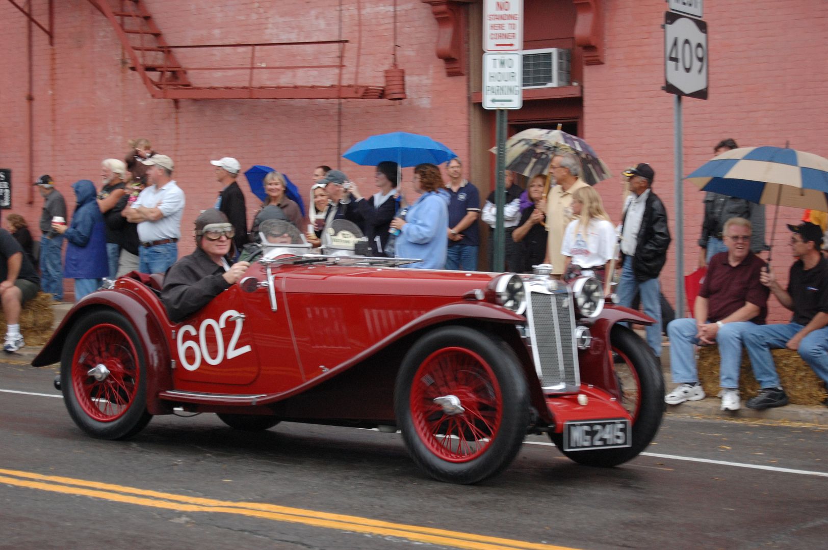 http://i100.photobucket.com/albums/m17/vlad-e30m3/watkins-glen-sept-2009/watkins-glen-Sept2009126.jpg