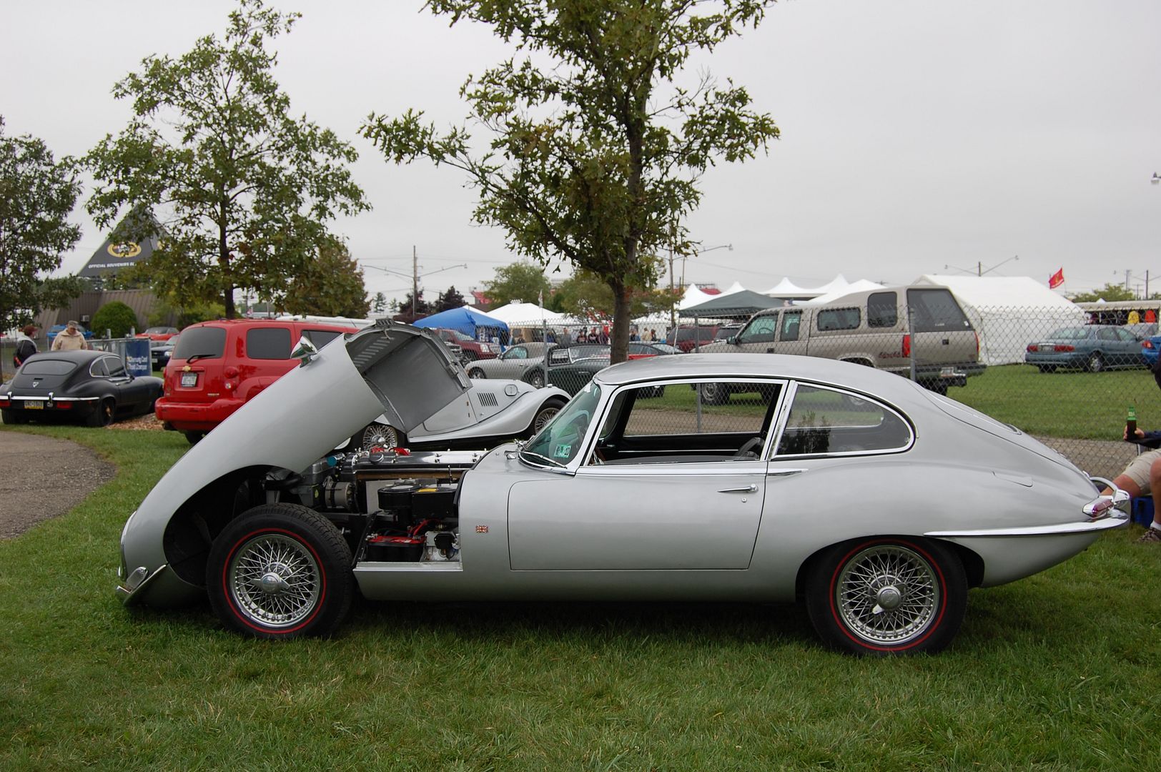 http://i100.photobucket.com/albums/m17/vlad-e30m3/watkins-glen-sept-2009/watkins-glen-Sept2009149.jpg