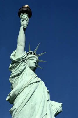 http://i100.photobucket.com/albums/m18/sadan_p/Statue-of-Liberty-3.jpg