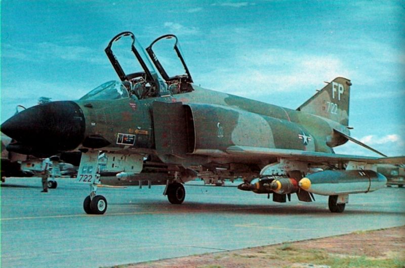 F-4D_497th_TFS_with_BOLT-117s_1971_zpsme
