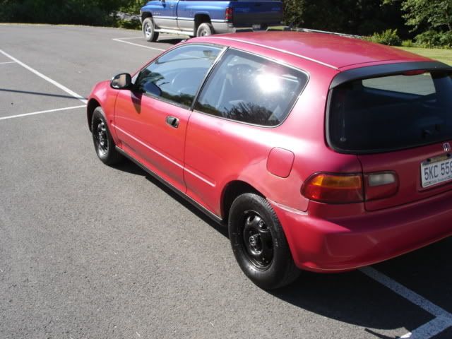 http://i100.photobucket.com/albums/m24/partsman_01/95redhatch4.jpg