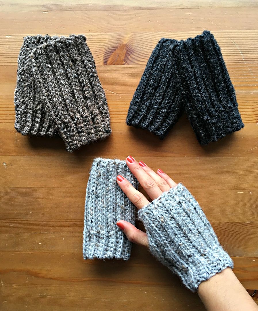 The Tiburon Gloves: Fingerless Gloves Crochet Pattern | She's Got the Notion