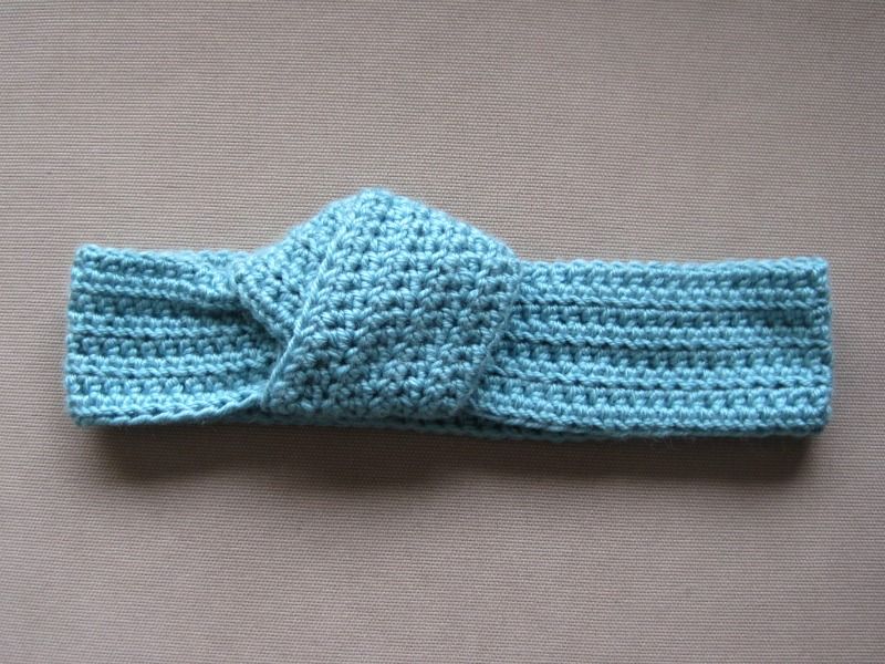 The Big Knot Headband: free crochet pattern | She's Got the Notion