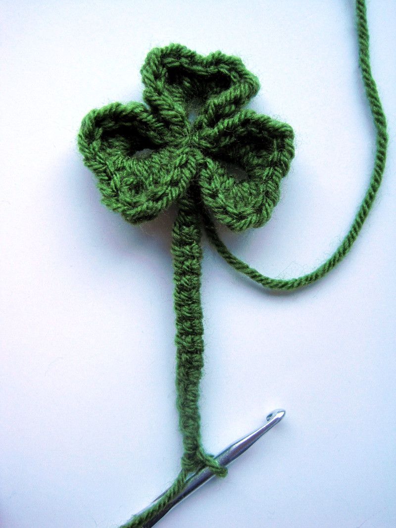 Crochet Clover Pots: free crochet shamrock pattern for St. Patrick's Day | She's Got the Notion