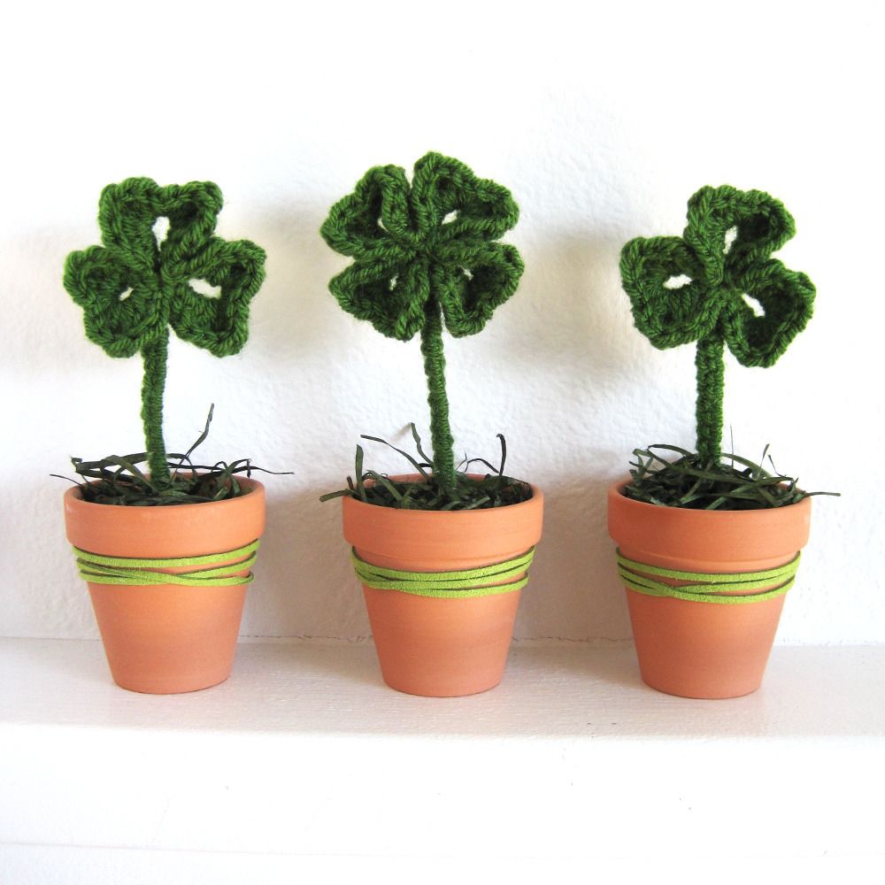 Crochet Clover Pots: free crochet shamrock pattern for St. Patrick's Day | She's Got the Notion