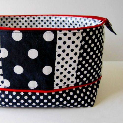 Fat Quarter Series: Makeup Bag Sewing Tutorial | She's Got the Notion