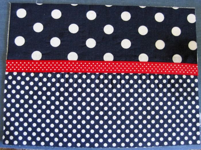 Fat Quarter Series: Makeup Brush Roll: sewing tutorial | She's Got the Notion