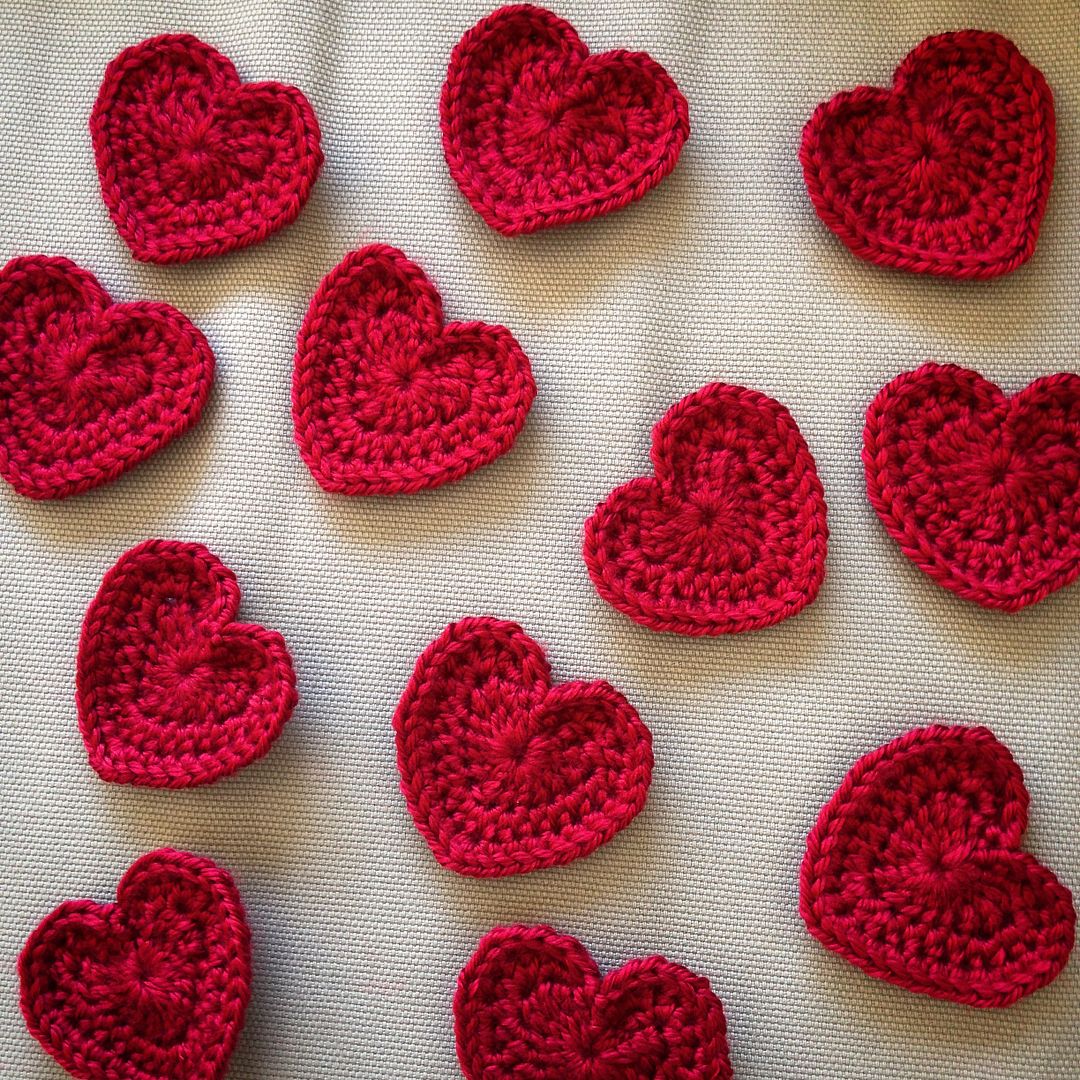 Crochet Heart Garland for Valentine's Day | She's Got the Notion
