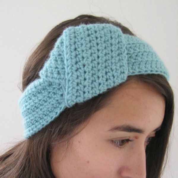 10 DIY Gifts Ideas for the Fashionista-- The Big Knot Headband. Free crochet and sewing tutorials. | She's Got the Notion
