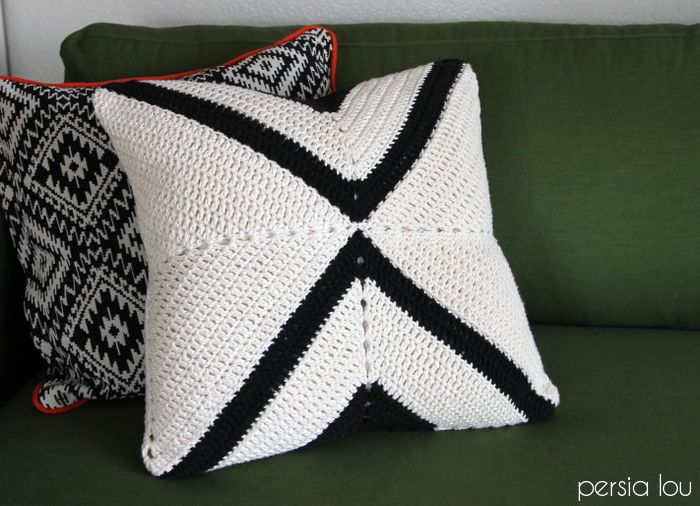 DIY Pillow Tutorials: sewing and crochet | She's Got the Notion