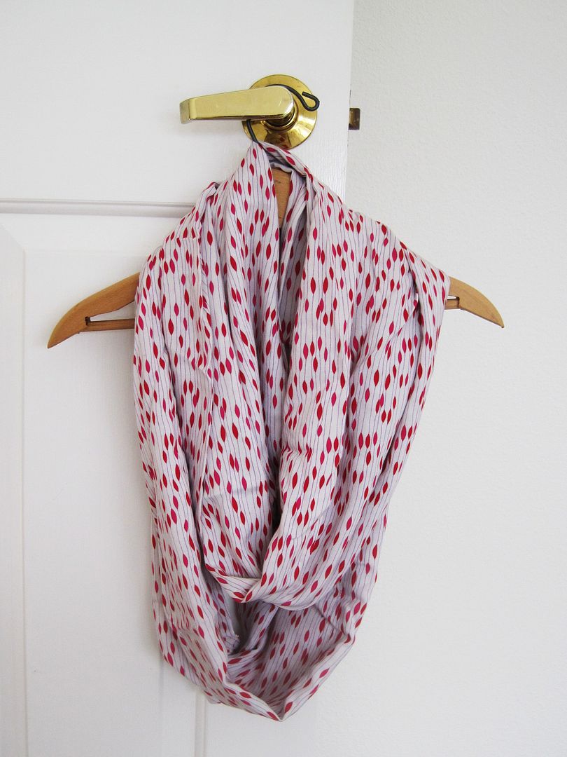 Infinity Scarf Sewing Tutorial: how to sew a mobius scarf with a twist | She's Got the Notion