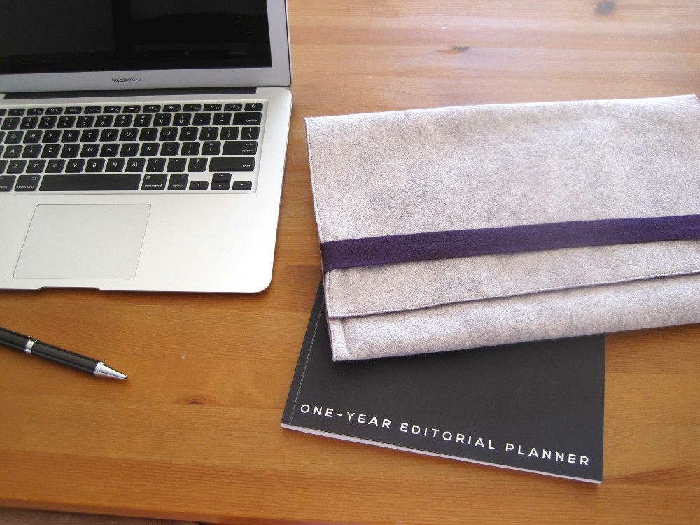 Felt & Fleece Laptop Sleeve: sewing tutorial | She's Got the Notion