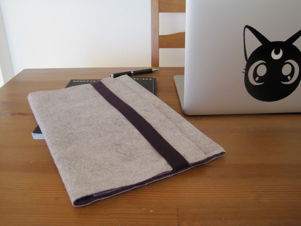 Felt & Fleece Laptop Sleeve: sewing tutorial | She's Got the Notion