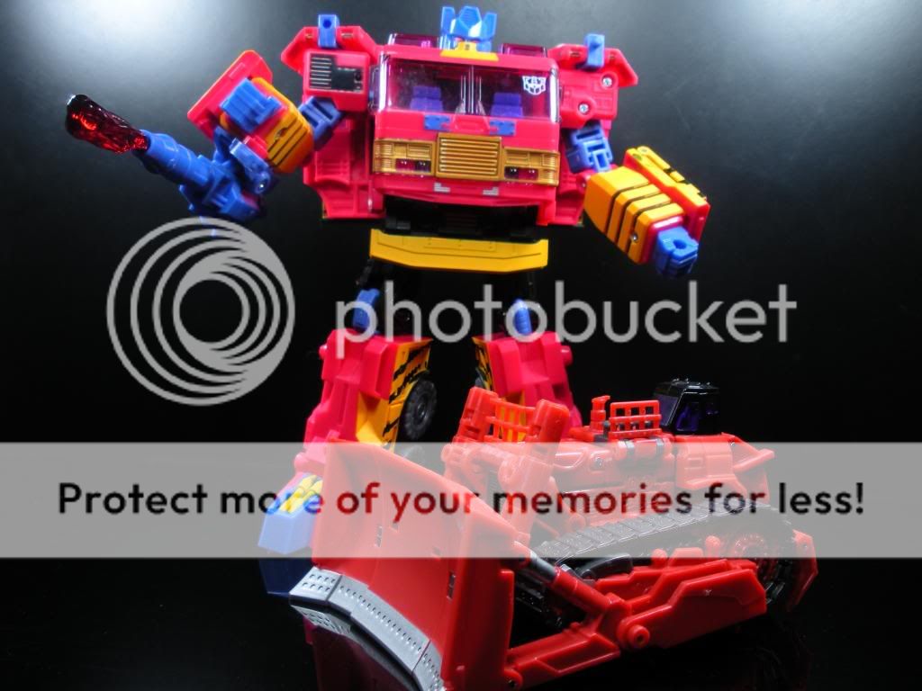 PIC review of Botcon 2010 Spark/Pyro | TFW2005 - The 2005 Boards