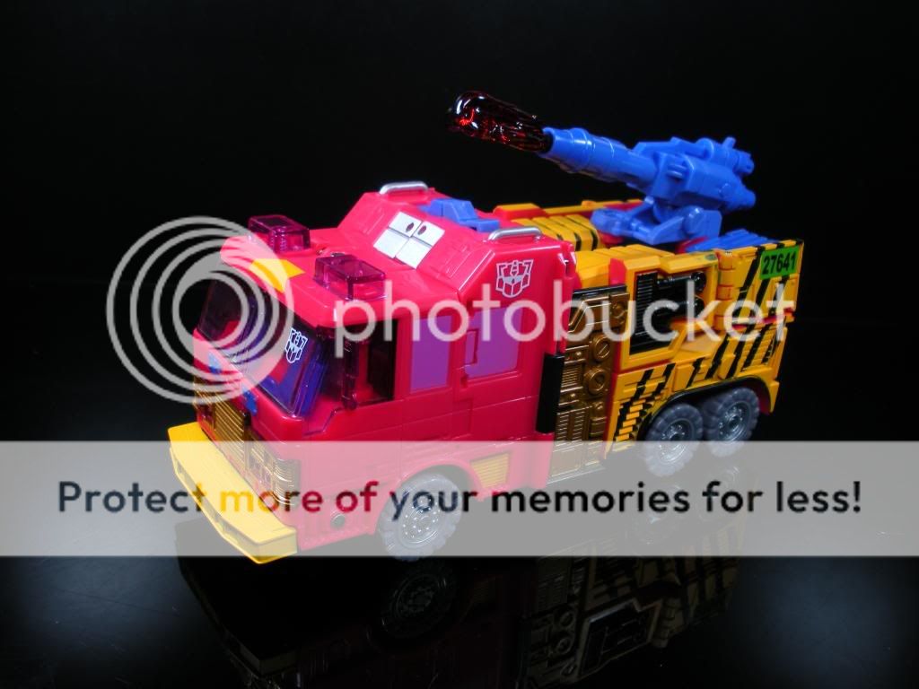 PIC review of Botcon 2010 Spark/Pyro | TFW2005 - The 2005 Boards