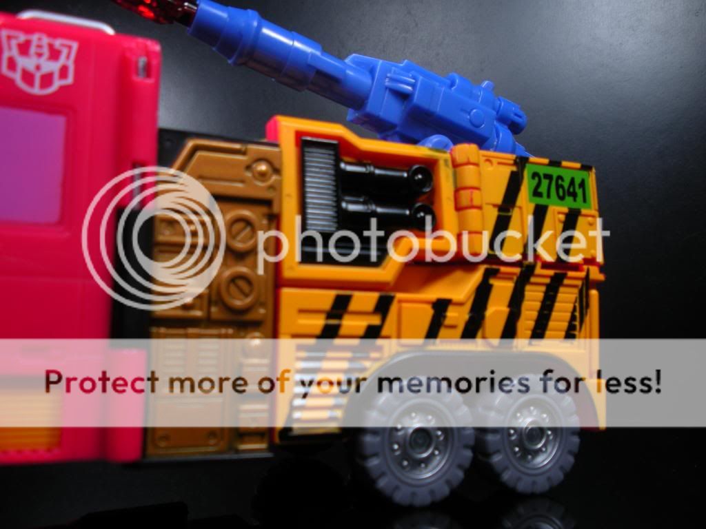 PIC review of Botcon 2010 Spark/Pyro | TFW2005 - The 2005 Boards