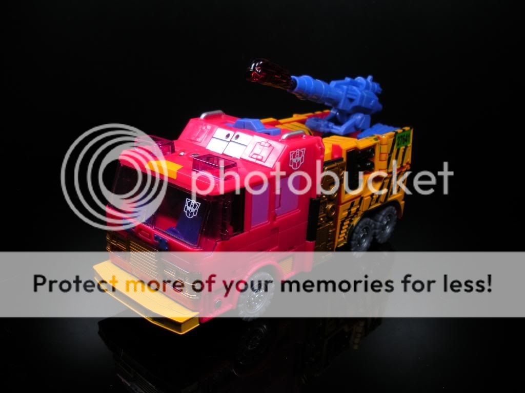 PIC review of Botcon 2010 Spark/Pyro | TFW2005 - The 2005 Boards