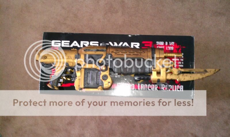 BRAND NEW Gears Of War 3 Gold Retro Lancer Replica  