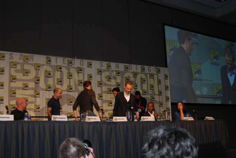 Dominic Monaghan joins his new cast mates from Flash Forward onstage a Comic-Con.