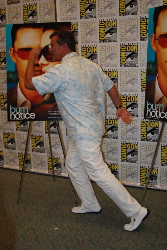 Burn Notice star Bruce Campbell being very silly!